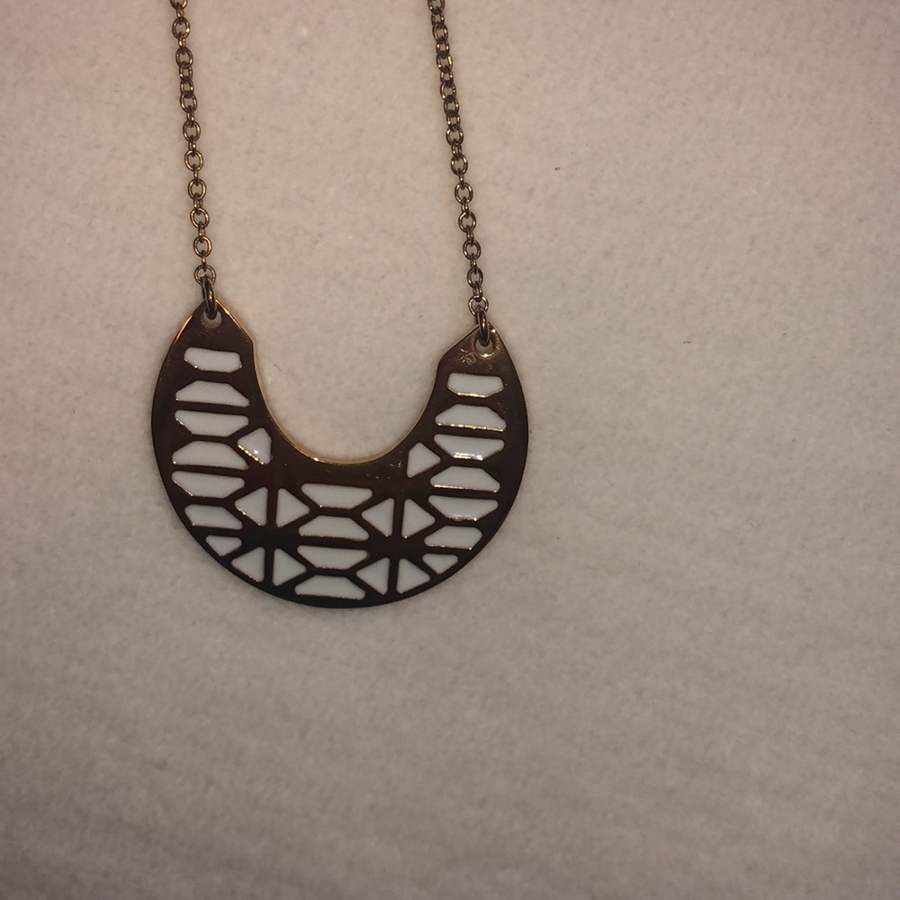 Stella and Dot gold necklace - Picture 5 of 7